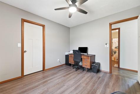 2122 Sally Street Warsaw IN 46580