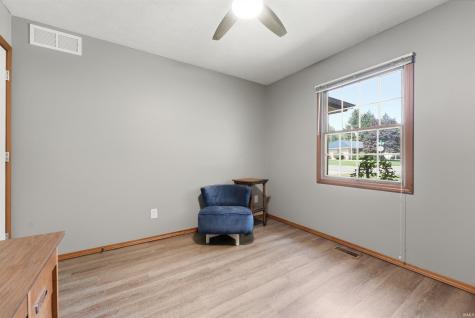 2122 Sally Street Warsaw IN 46580