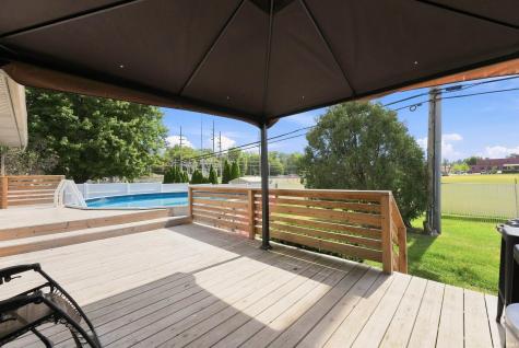 2122 Sally Street Warsaw IN 46580