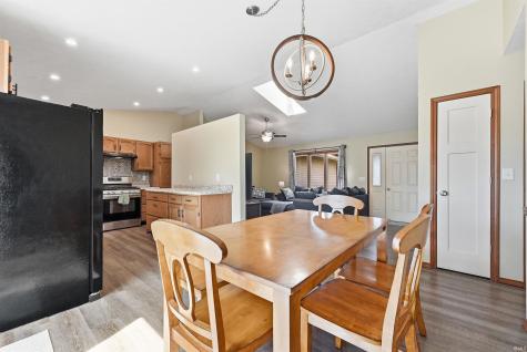 2122 Sally Street Warsaw IN 46580