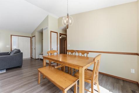 2122 Sally Street Warsaw IN 46580