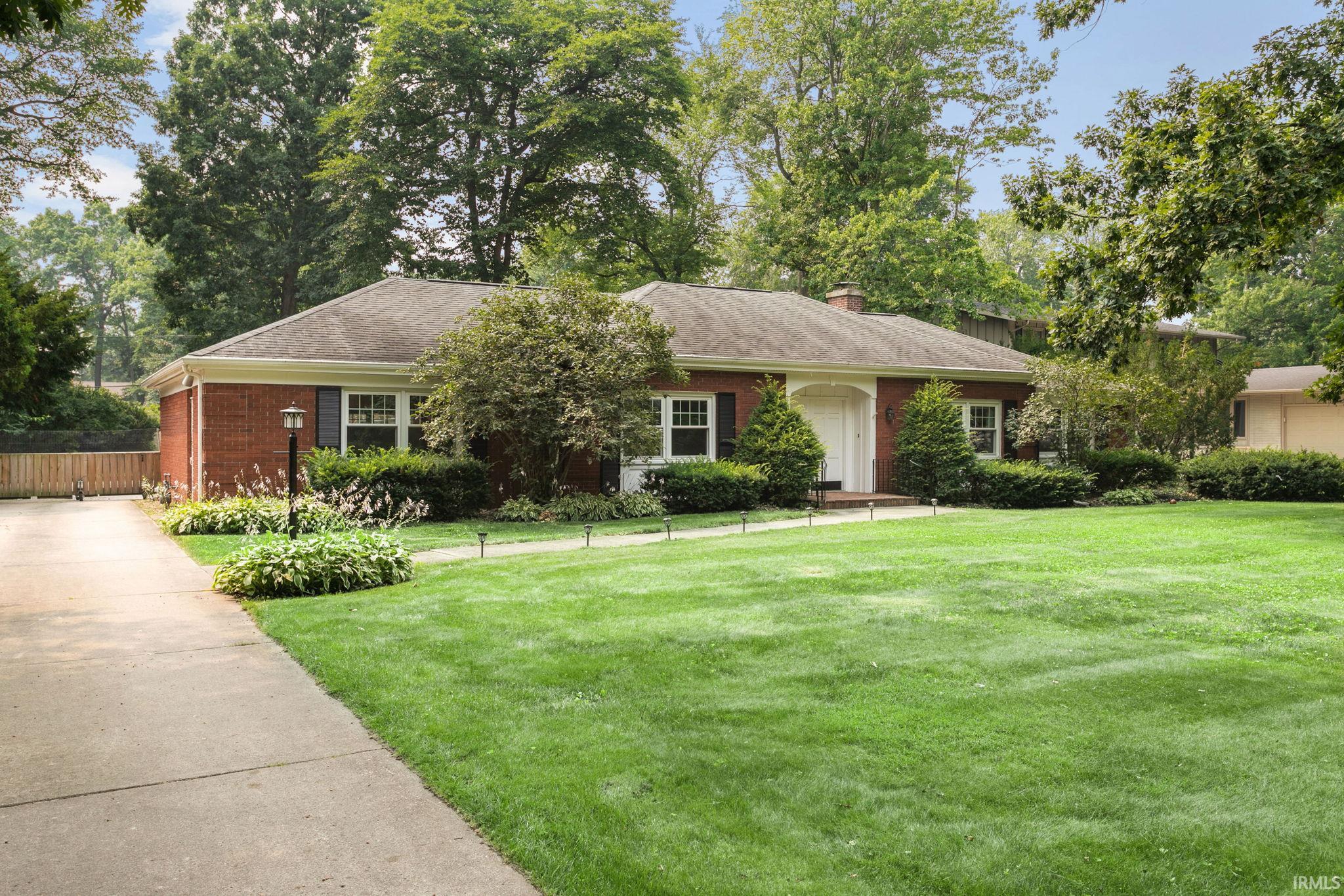 54579 Whispering Oak Drive Mishawaka IN 46545