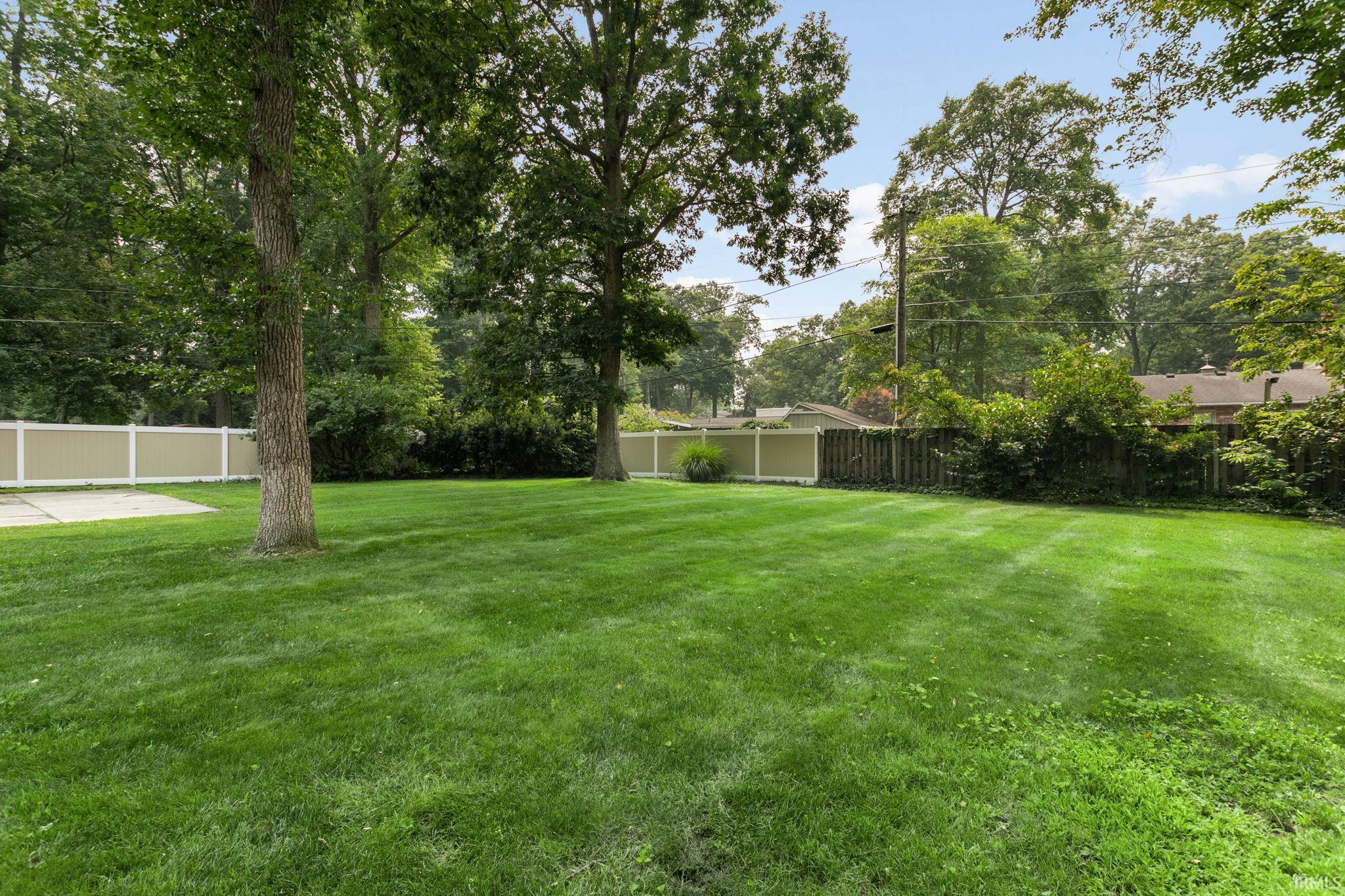 54579 Whispering Oak Drive Mishawaka IN 46545
