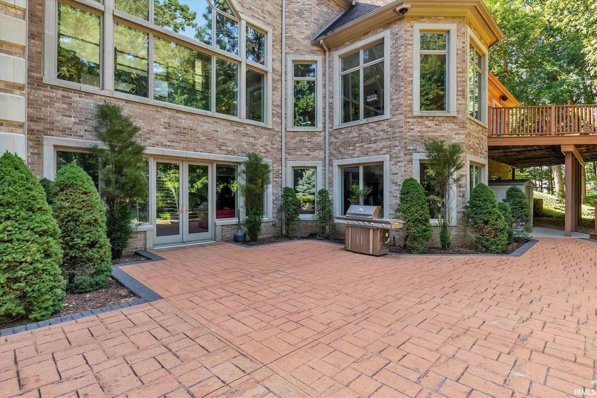 21533 Golden Maple Court South Bend IN 46628