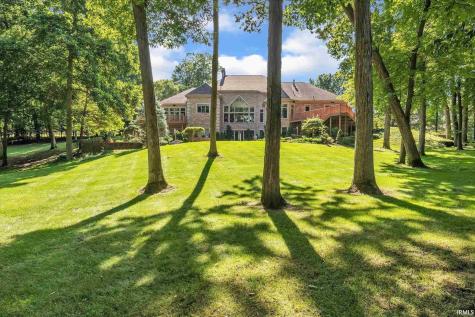21533 Golden Maple Court South Bend IN 46628