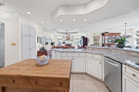 864 Commodores Circle Lafayette IN 47909