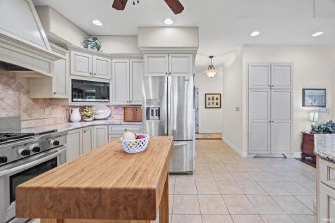 864 Commodores Circle Lafayette IN 47909