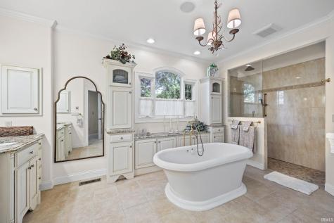 864 Commodores Circle Lafayette IN 47909