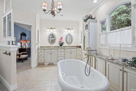 864 Commodores Circle Lafayette IN 47909