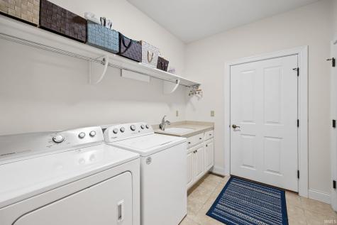 864 Commodores Circle Lafayette IN 47909