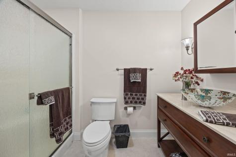 864 Commodores Circle Lafayette IN 47909