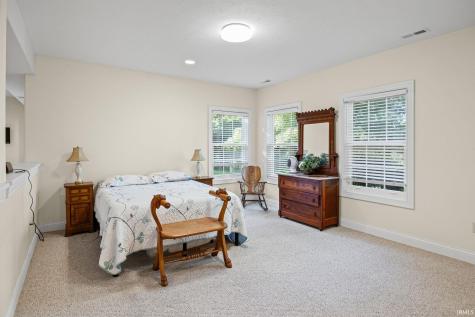 864 Commodores Circle Lafayette IN 47909