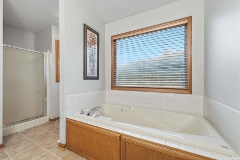 1686 E Brookside Trail Columbia City IN 46725