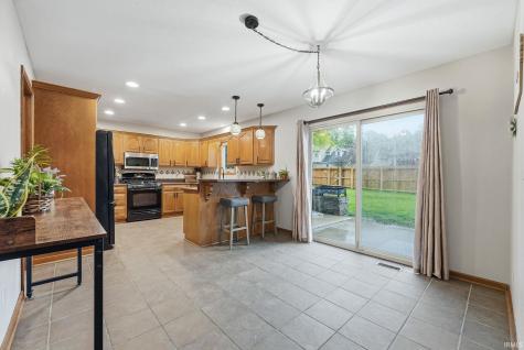 1686 E Brookside Trail Columbia City IN 46725