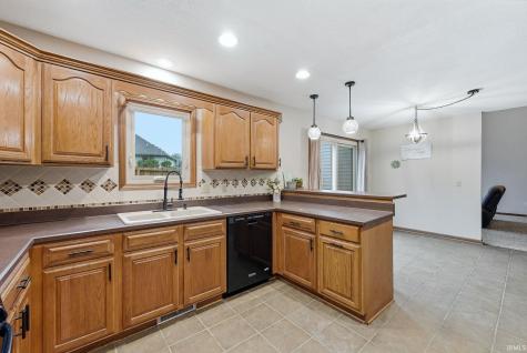 1686 E Brookside Trail Columbia City IN 46725