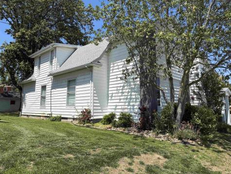 106 W 4th Street Bicknell IN 47512
