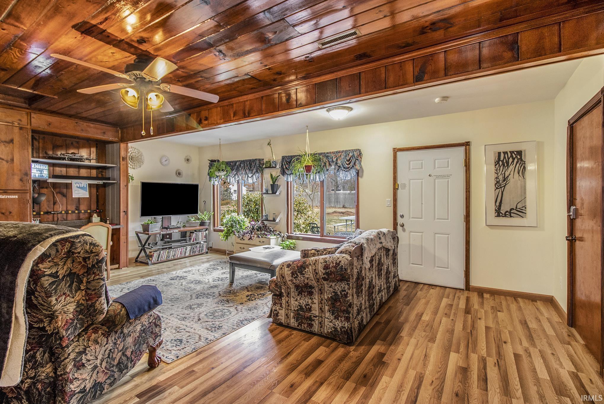 905 White Oak Drive South Bend IN 46617