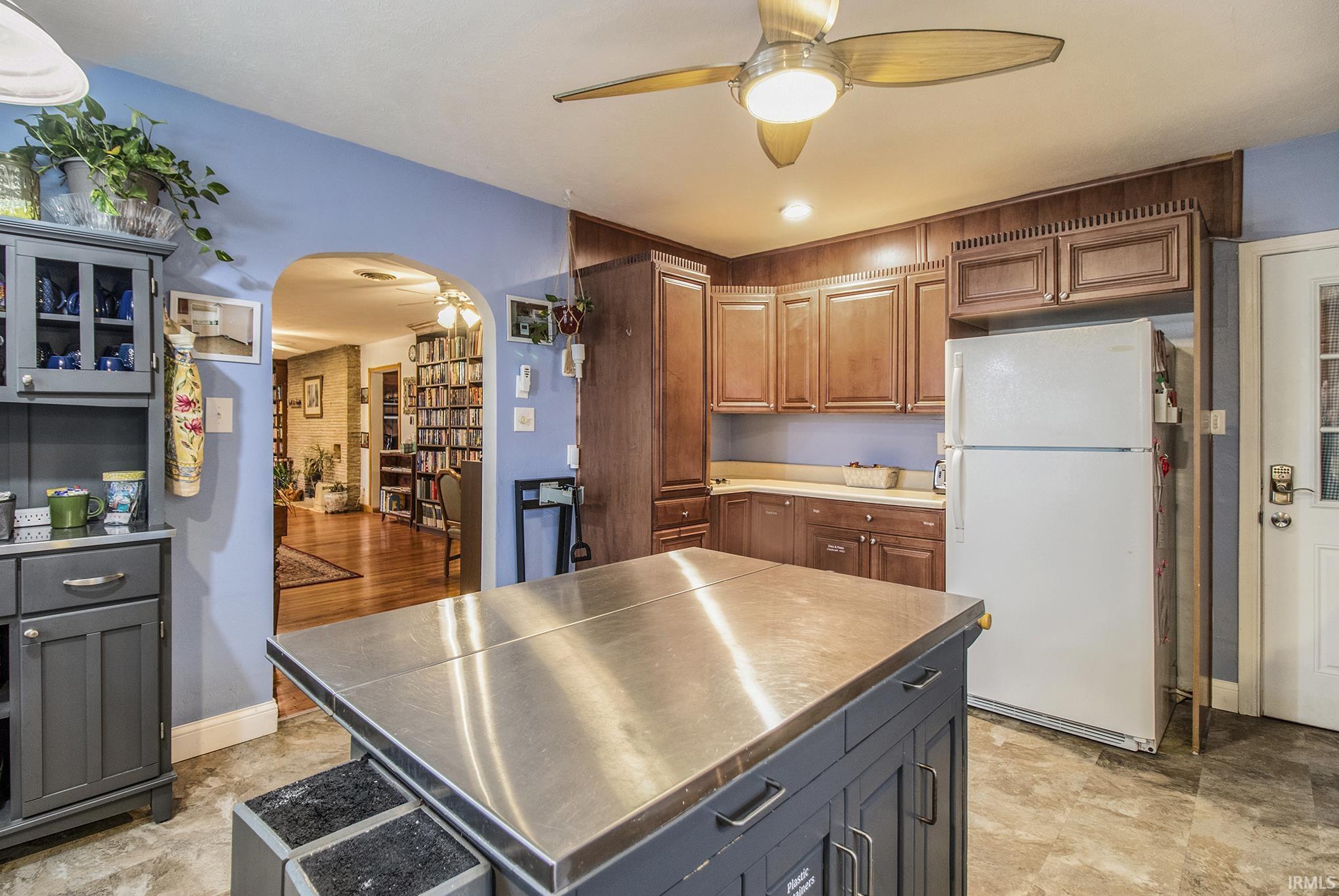 905 White Oak Drive South Bend IN 46617