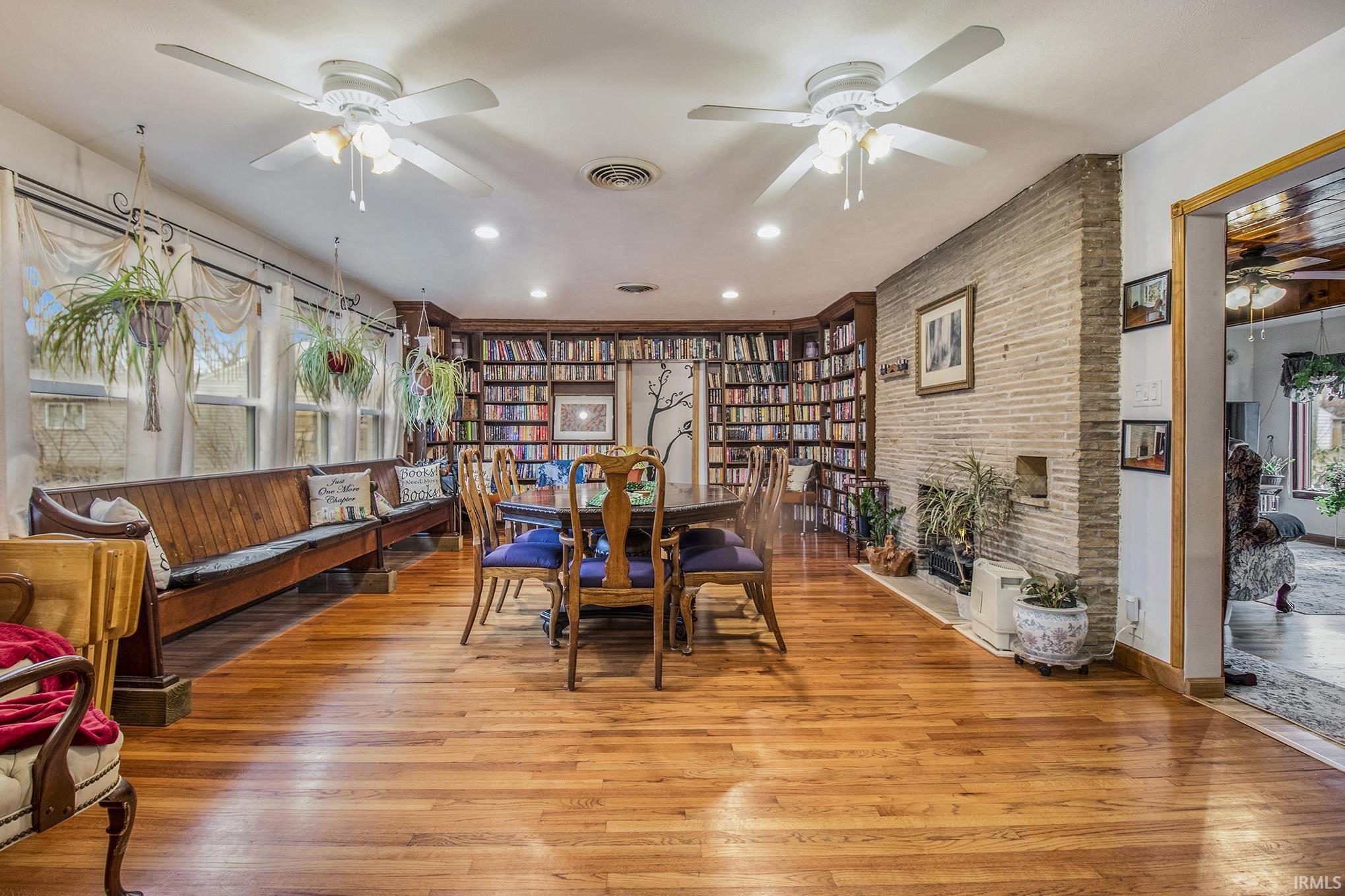 905 White Oak Drive South Bend IN 46617