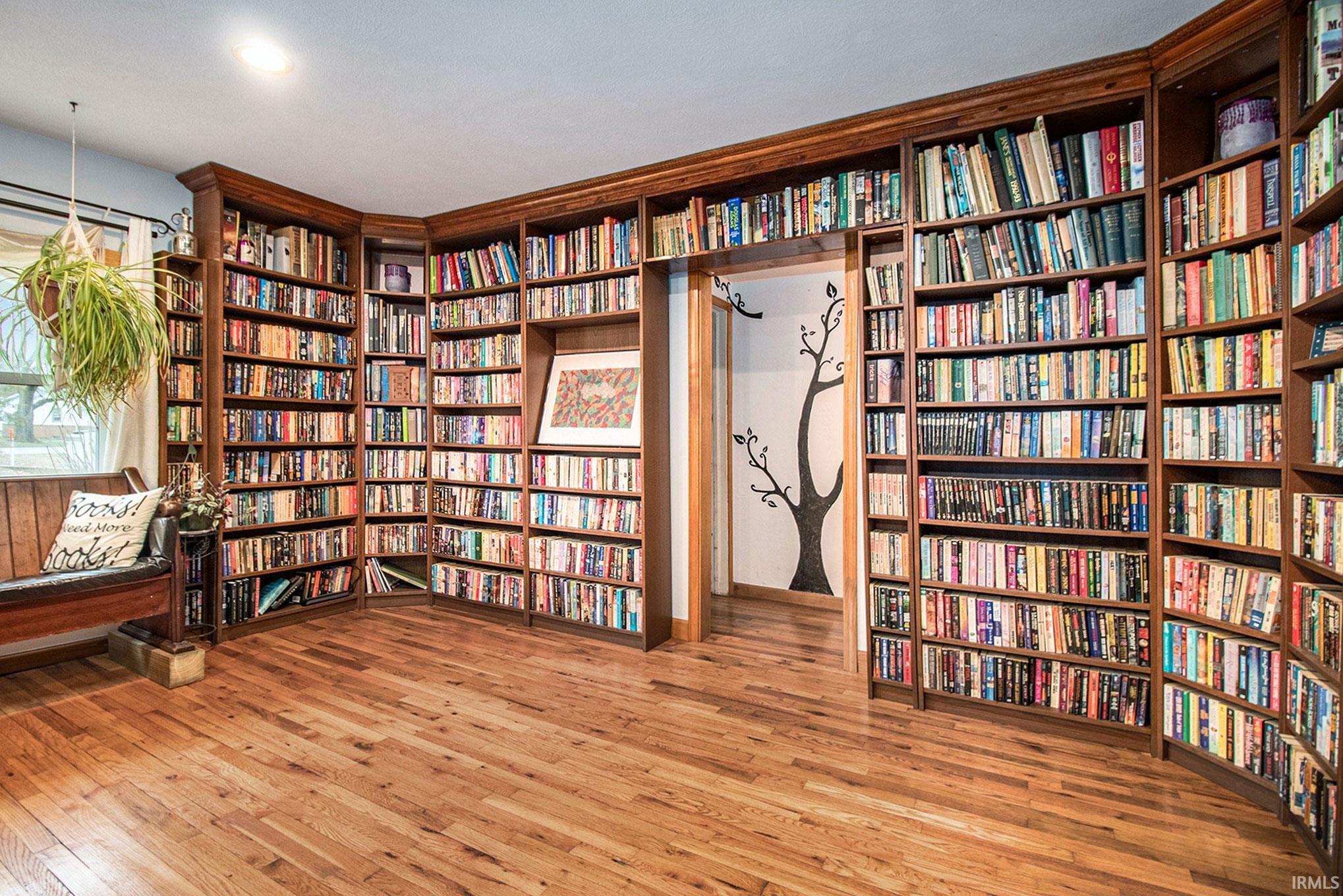905 White Oak Drive South Bend IN 46617
