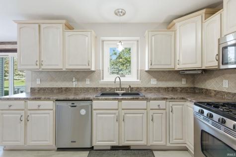 3018 Weatherstone Court Fort Wayne IN 46814