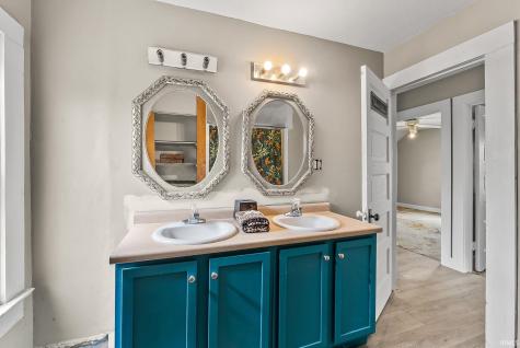 705 Greenlawn Avenue Fort Wayne IN 46808