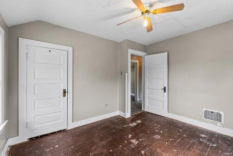 705 Greenlawn Avenue Fort Wayne IN 46808