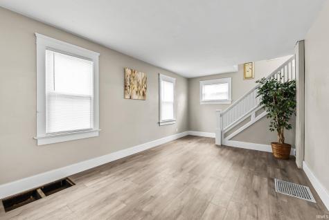 705 Greenlawn Avenue Fort Wayne IN 46808