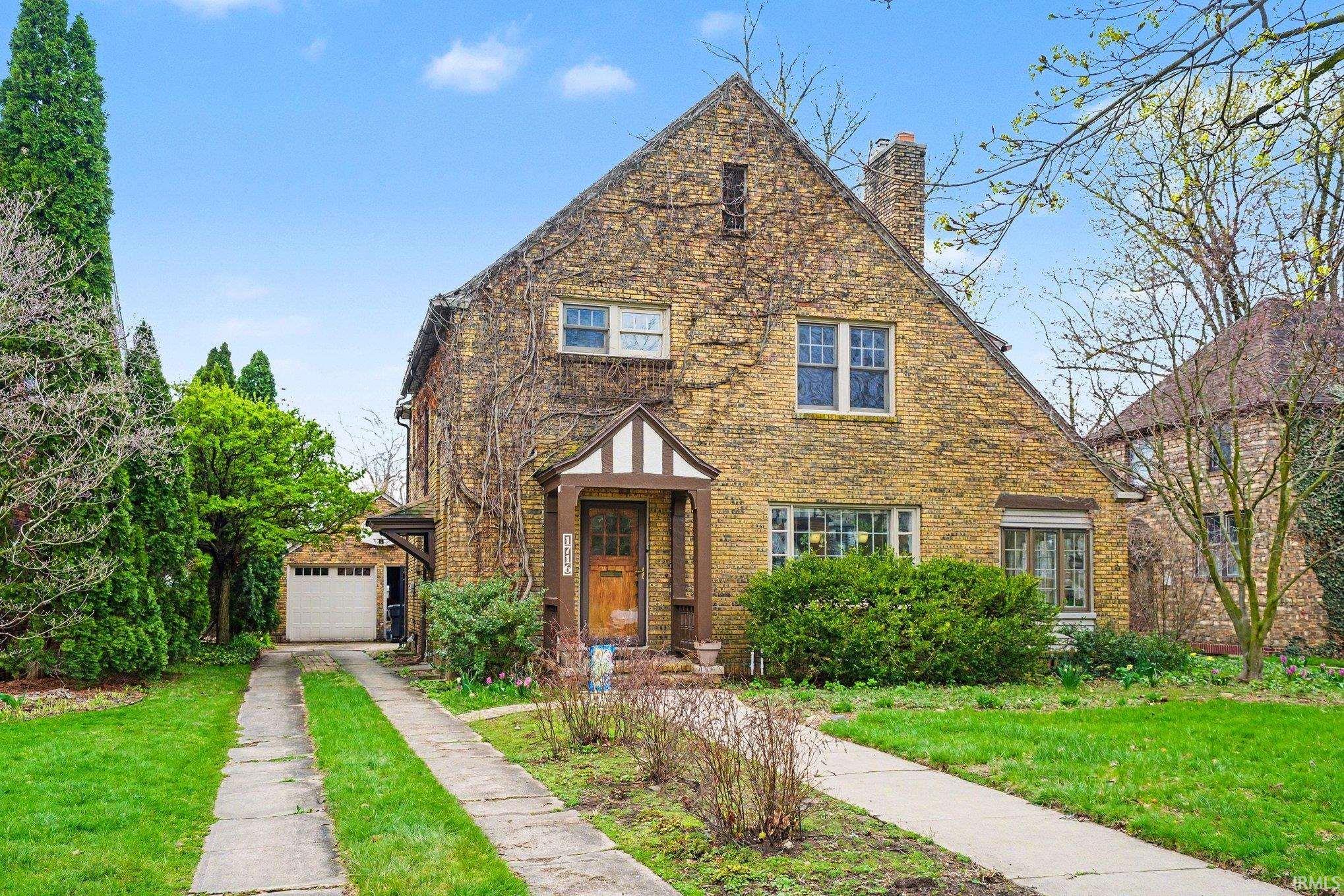 1716 E Wayne Street South Bend IN 46615
