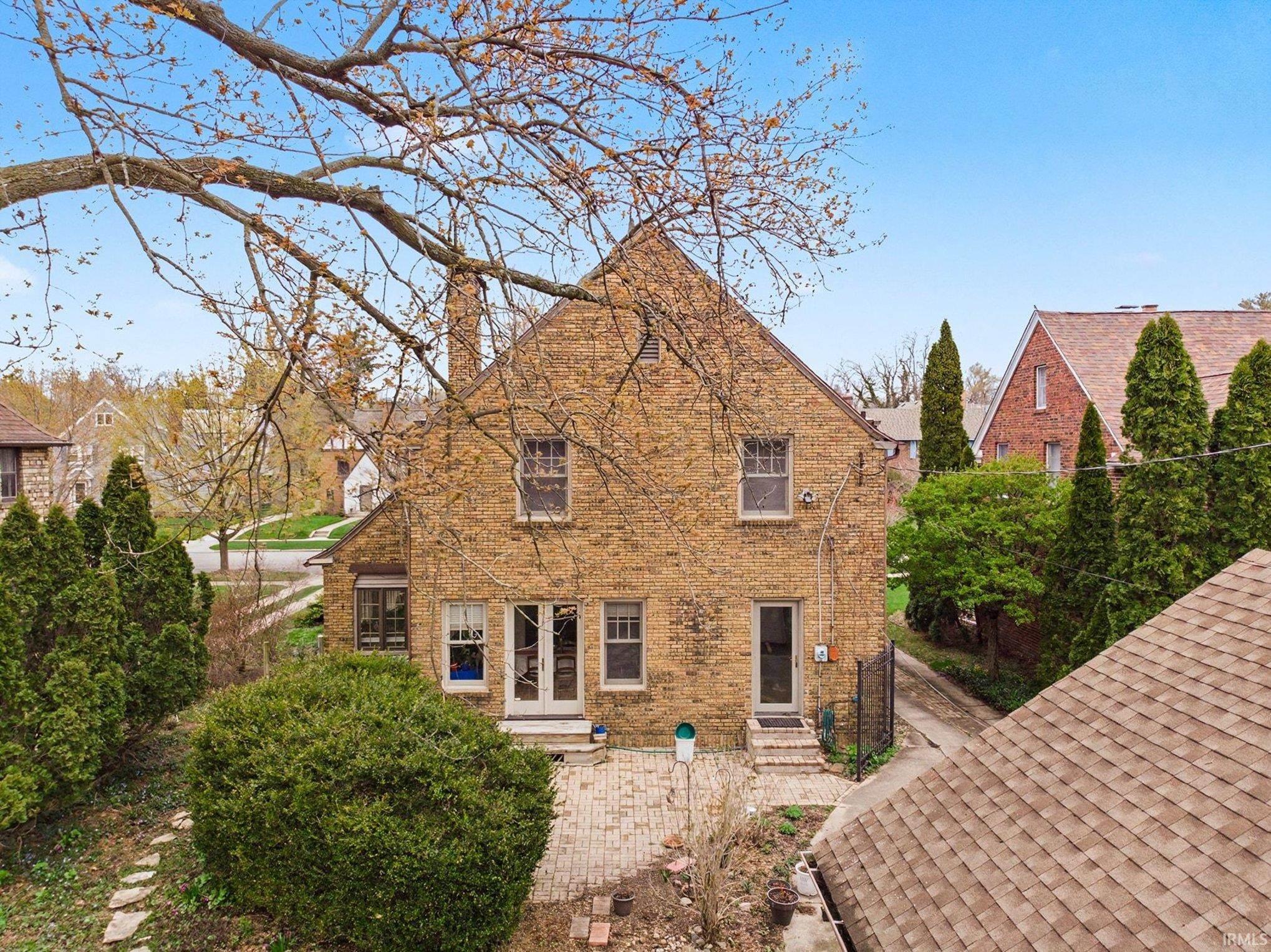 1716 E Wayne Street South Bend IN 46615