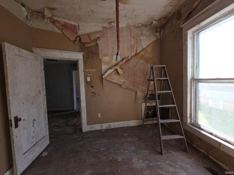 504 N Main Street Bicknell IN 47512