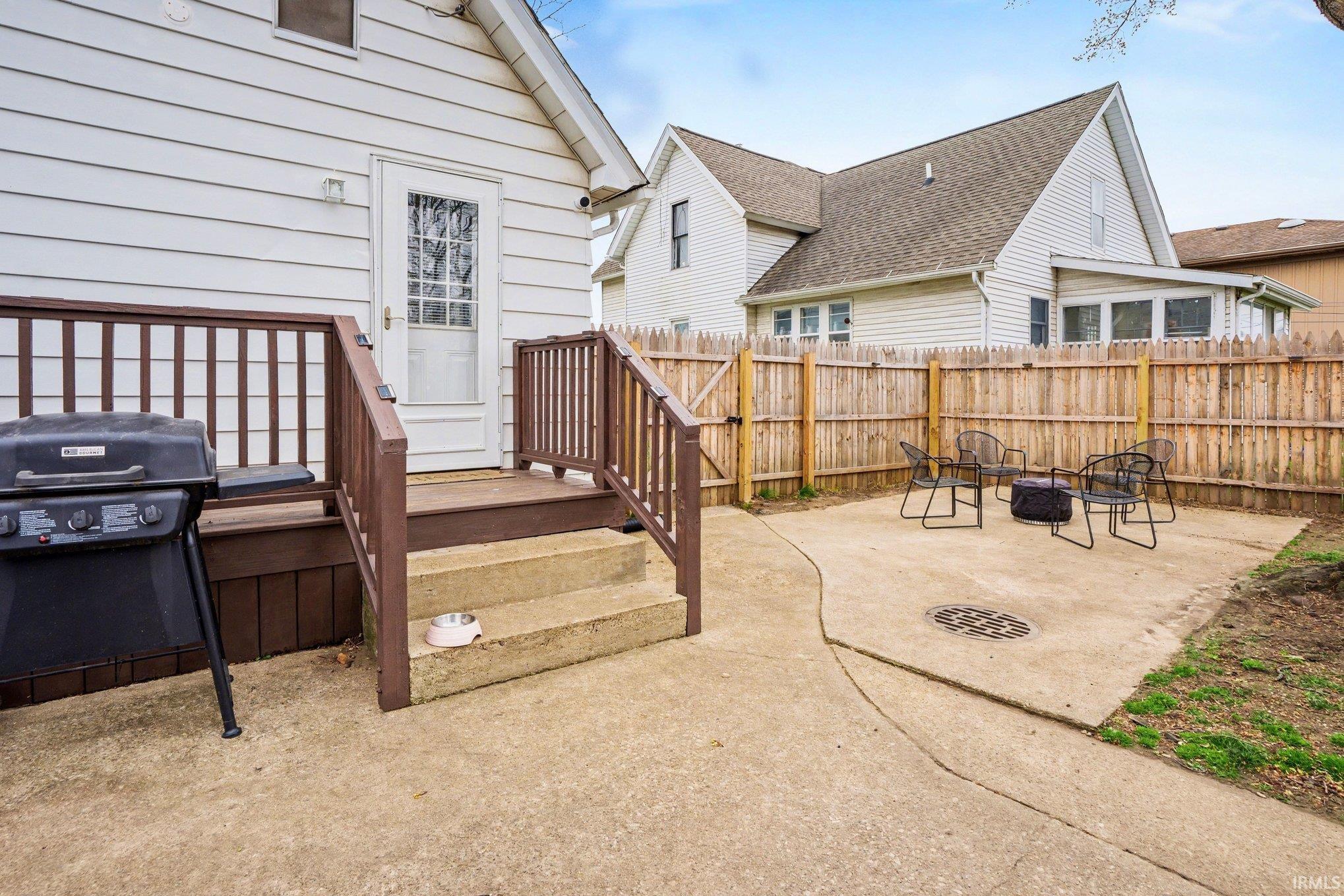 215 Smith Street Mishawaka IN 46544