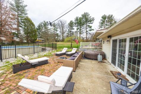 303 S Washington Street Huntingburg IN 47542