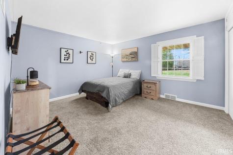 303 S Washington Street Huntingburg IN 47542