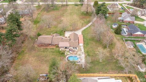 303 S Washington Street Huntingburg IN 47542