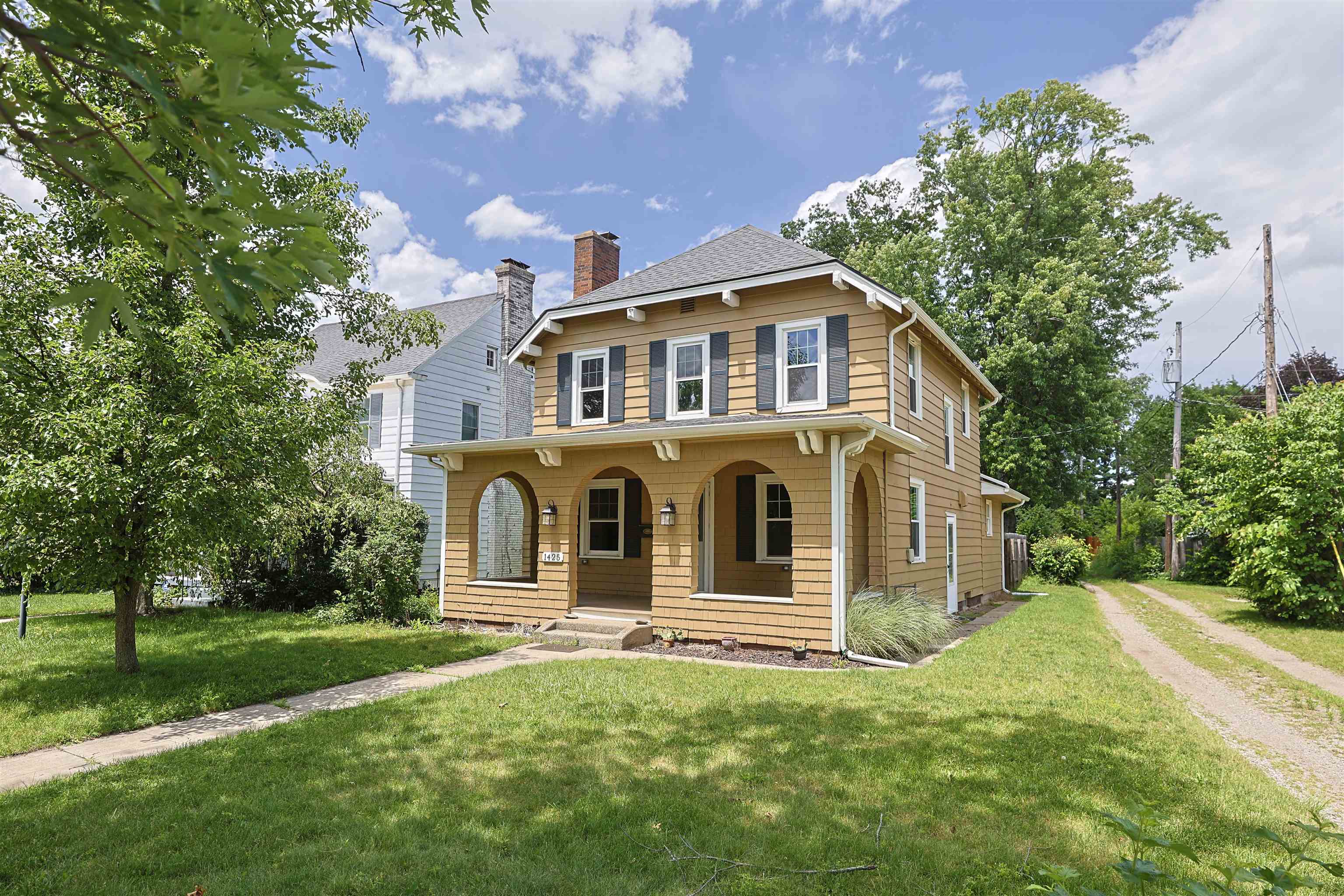 1425 Wall Street South Bend IN 46615