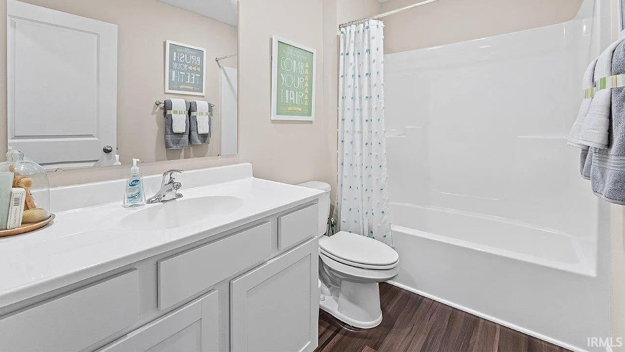 2879 Greenville Court Warsaw IN 46582