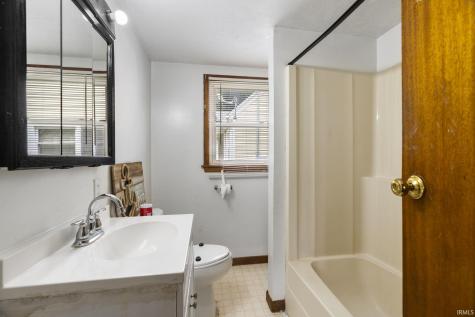 1759 E Clinton Street Frankfort IN 46041