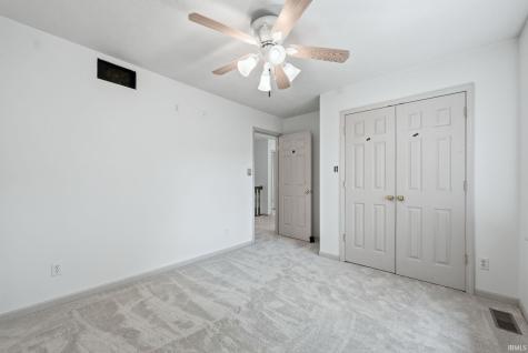 3239 N Ashford Court Warsaw IN 46582