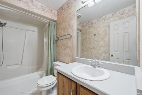 3239 N Ashford Court Warsaw IN 46582