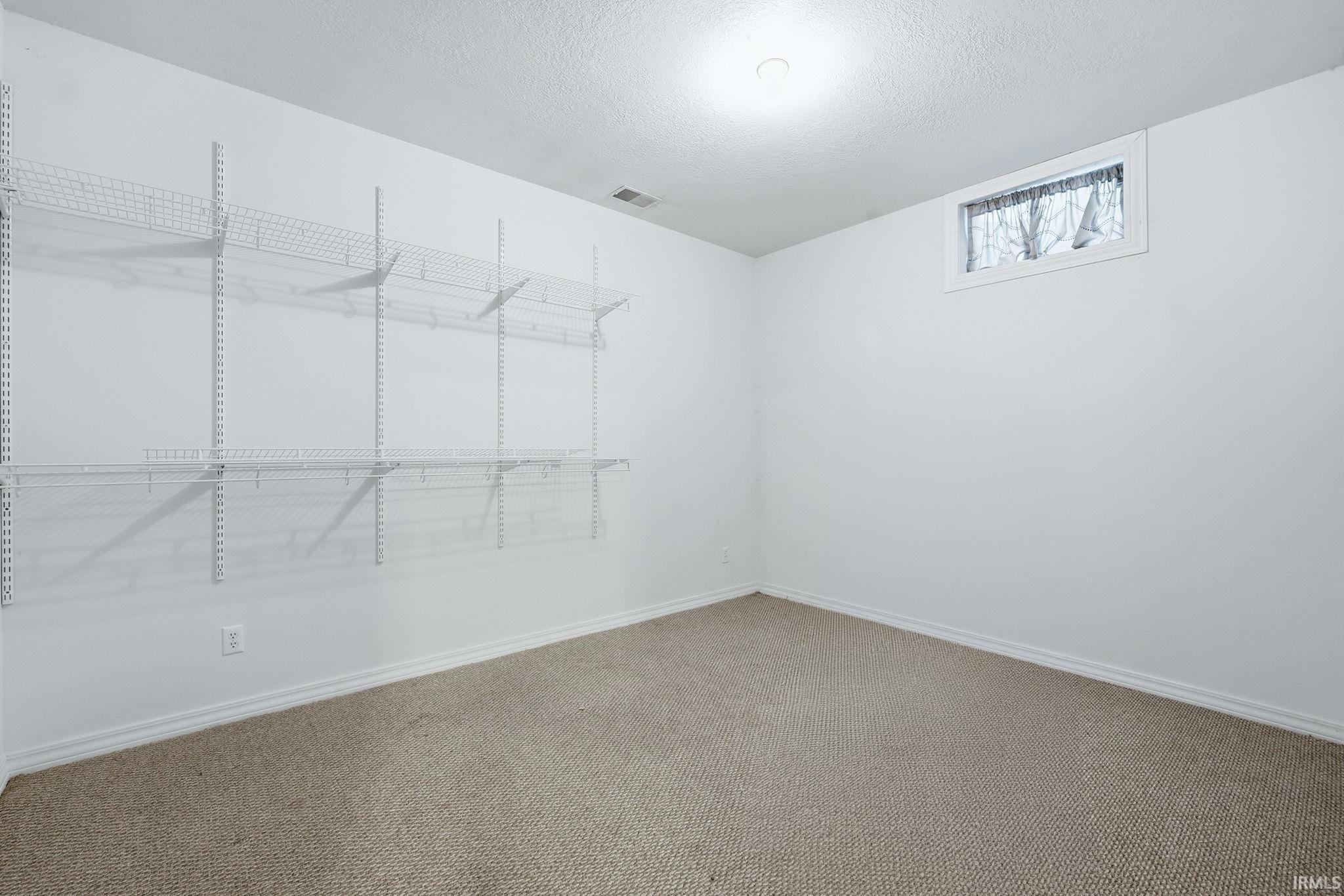 3239 N Ashford Court Warsaw IN 46582
