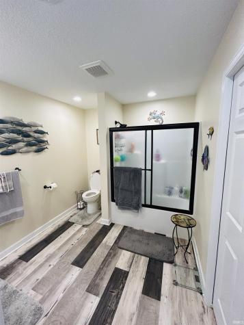 7630 S 140 E Wolcottville IN 46795