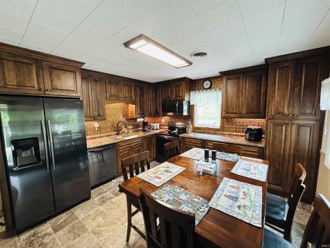 7630 S 140 E Wolcottville IN 46795