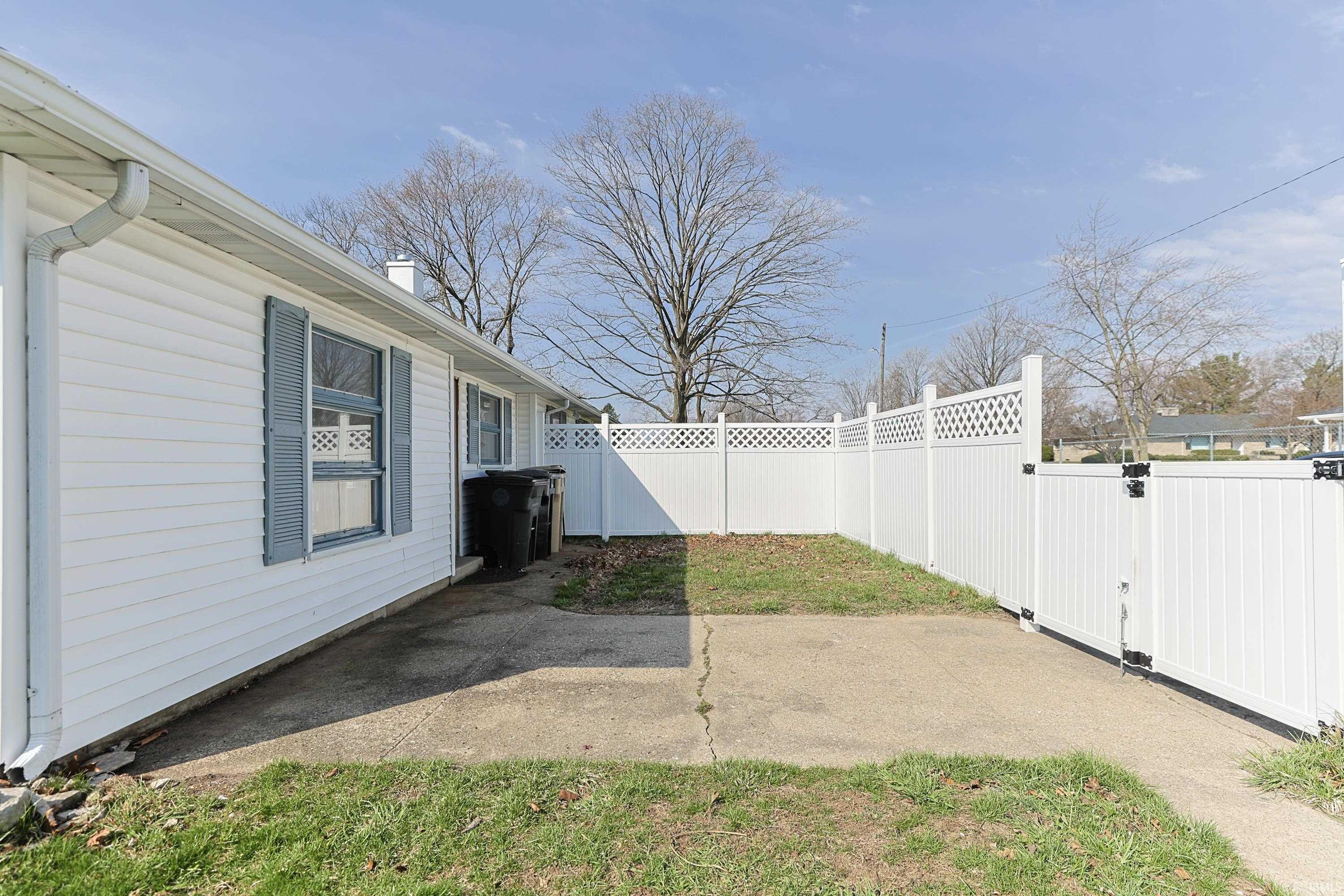 104 S Tuxedo Drive South Bend IN 46615