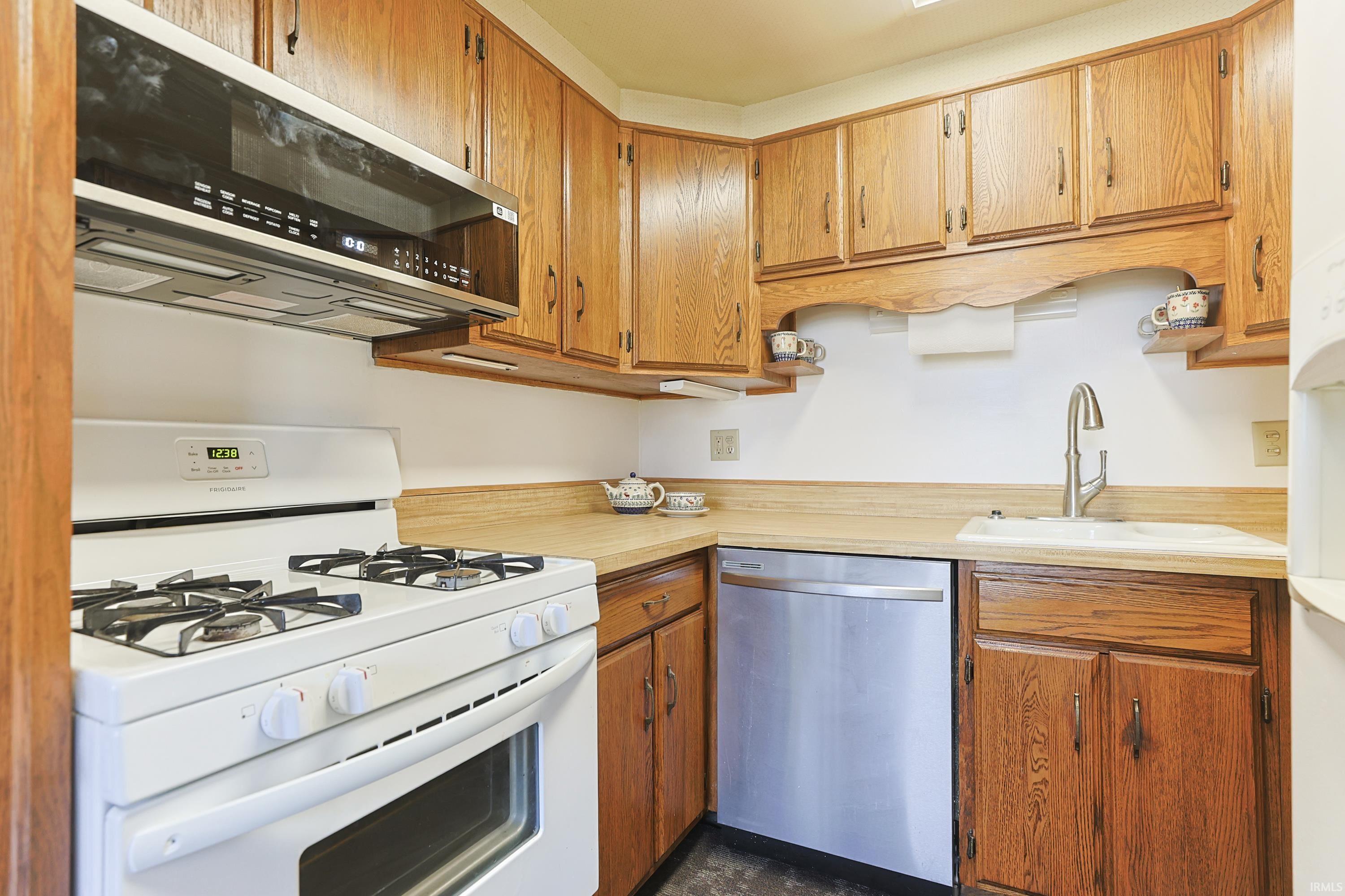 104 S Tuxedo Drive South Bend IN 46615
