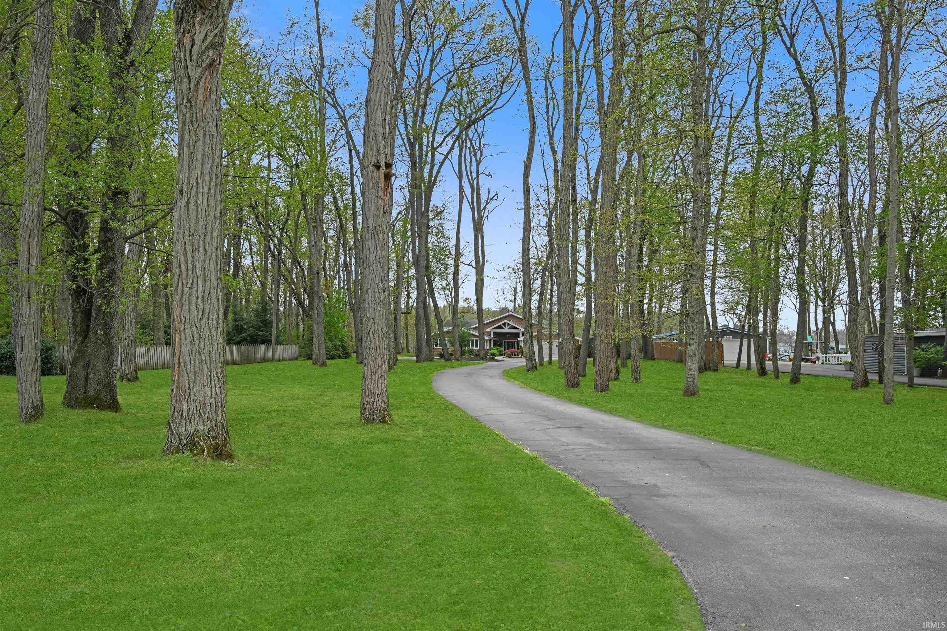 22618 Lake Shore Drive Elkhart IN 46514