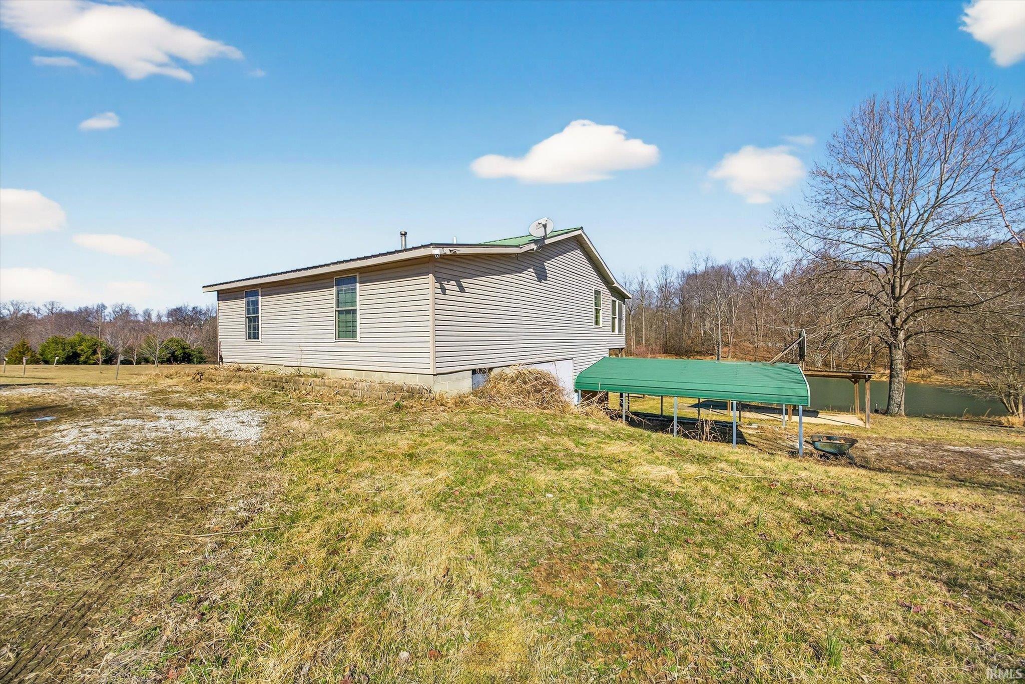 8923 E Sassafras Road Bloomfield IN 47424