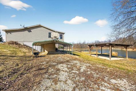 8923 E Sassafras Road Bloomfield IN 47424
