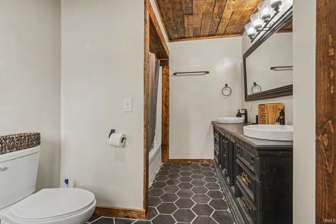 219 W Patterson Street Lakeville IN 46536