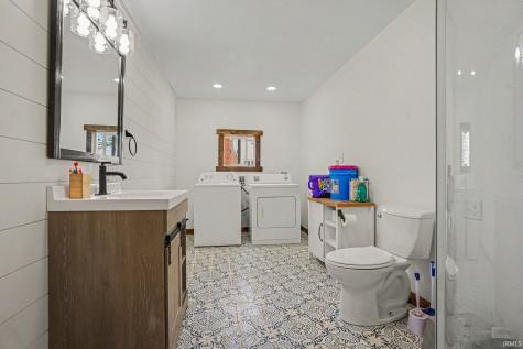 219 W Patterson Street Lakeville IN 46536
